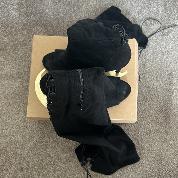 Lace up open toe thigh high stilettos - Picture 3 of 5